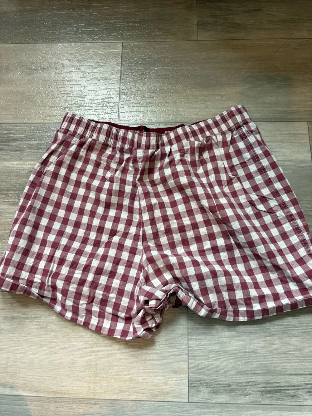 American Eagle Outfitters maroon are white